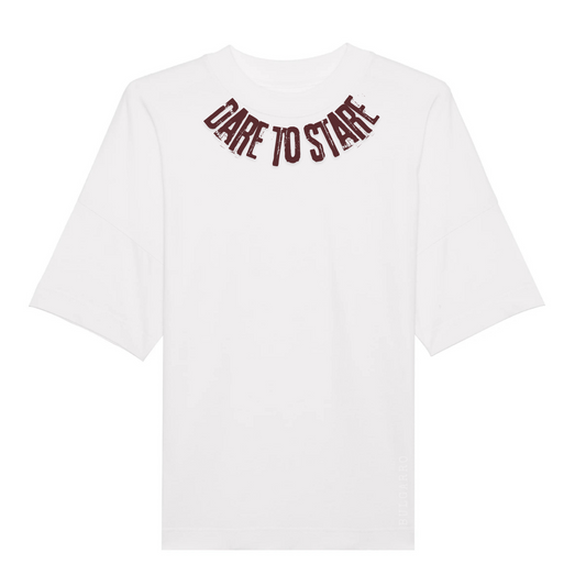 „Вгледай се в истината – тениска с графичен изкривен портрет“